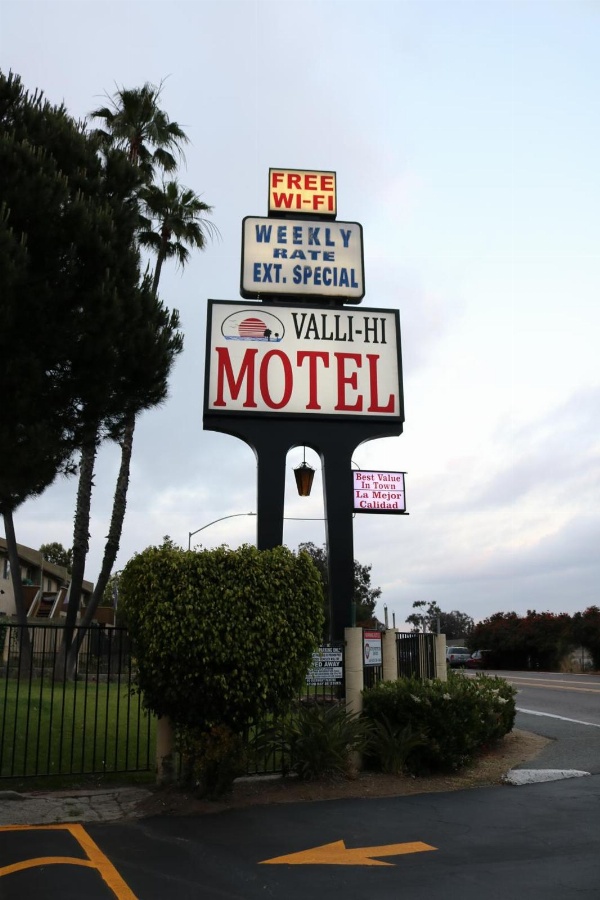 Valli Hi Motel image 1