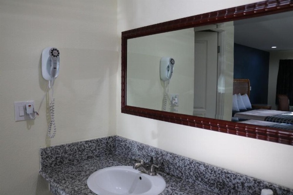 Valli Hi Motel image 18